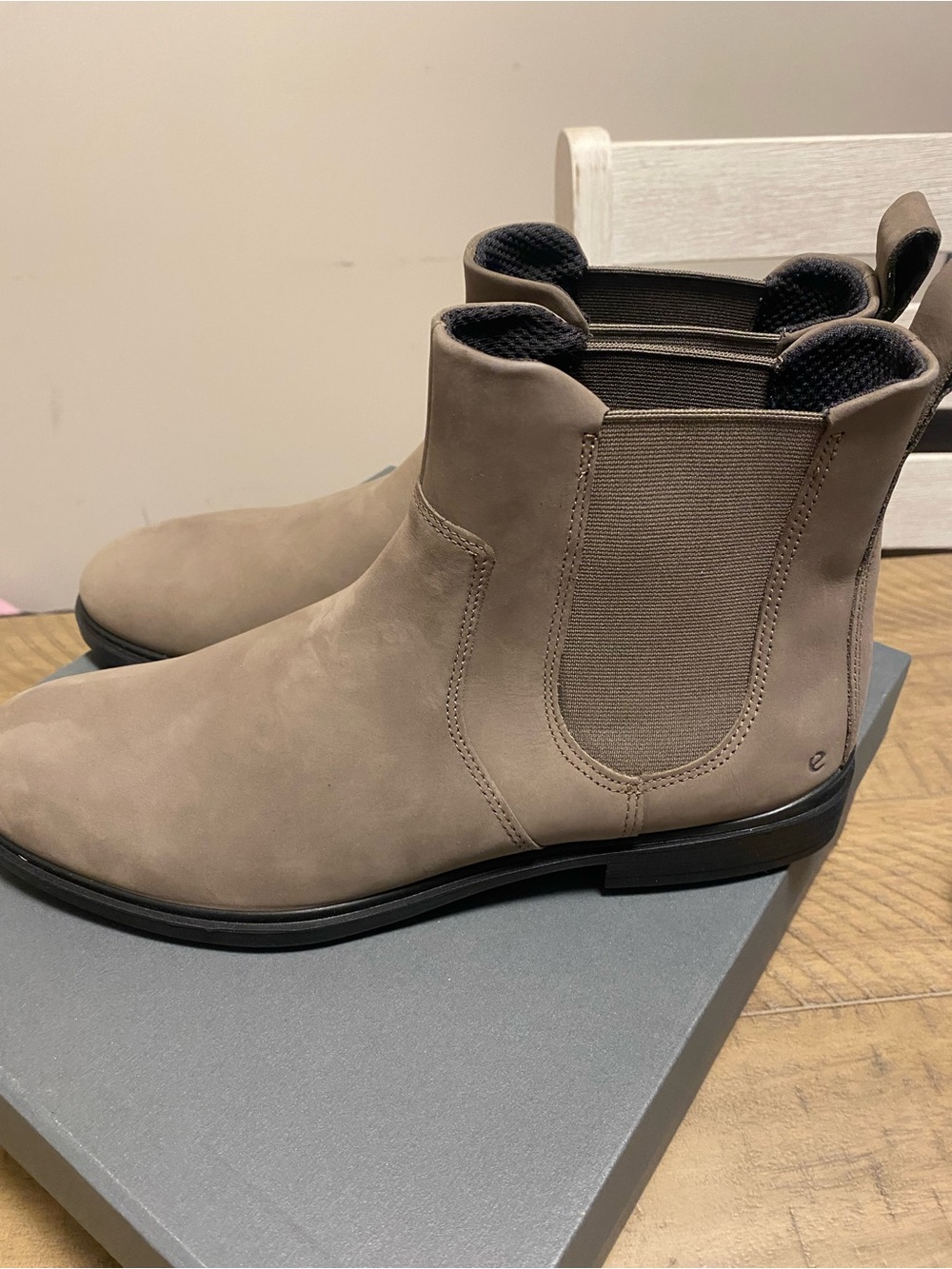 Ecco Men's Chukka Boots in Taupe